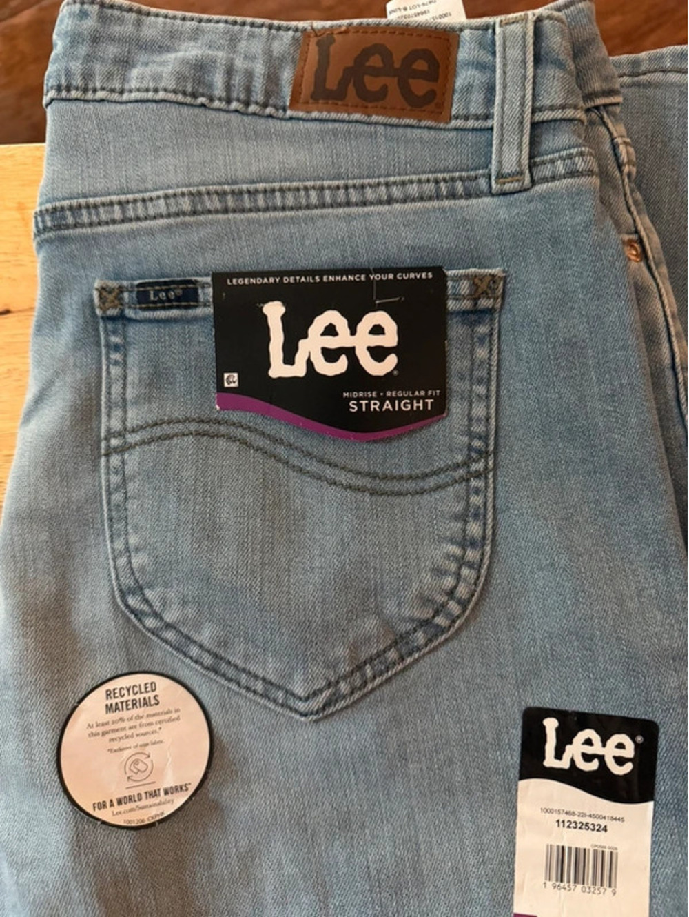 Lee Women’s Mid Rise Straight Leg Jeans Size 14 Petite